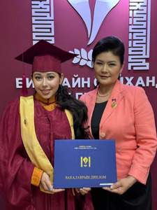 Отгонтэнгэр хайрханы тахилгад 50 орчим мянган хүн оролцож байна